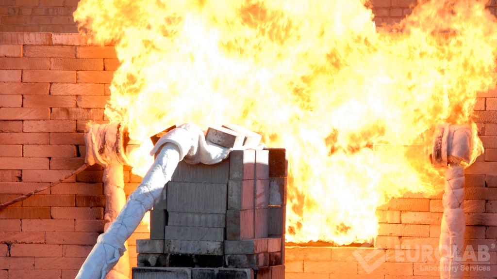 Test di fiamma ed esplosione Test di fiamma ed esplosione