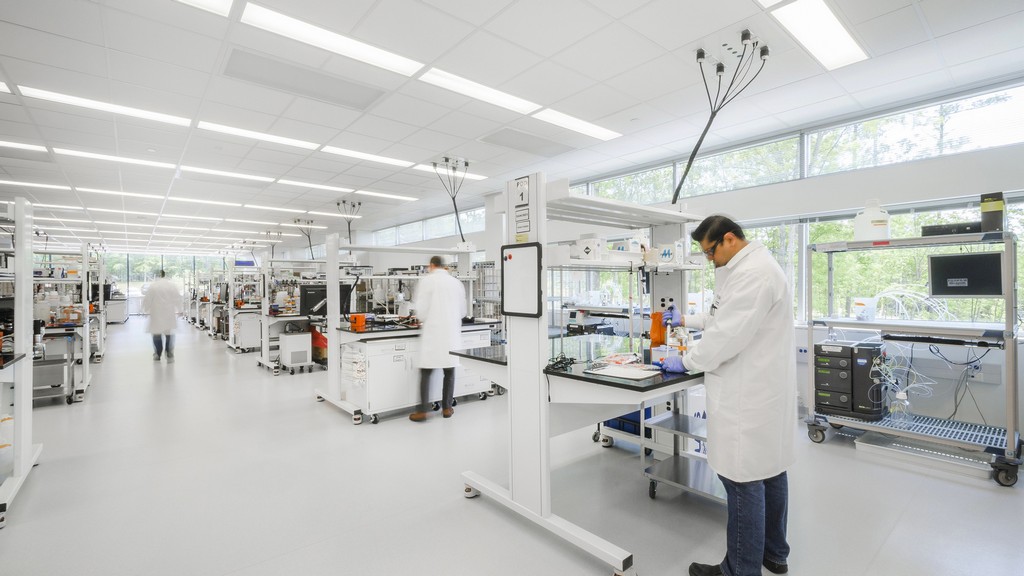 ASTM D5379/D5379M-19 V-Çentikli Kiriş Yöntemi ile Kompozit Malzemelerin Kesme Özellikleri için Standart Test Yöntemi