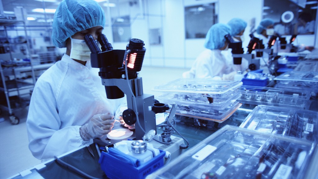 ASTM E892-87 37 Derece Eğimli Bir Yüzey İçin 1,5 Hava Kütlesinde Karasal Güneş Spektral Işınımına İlişkin Standart Tablolar