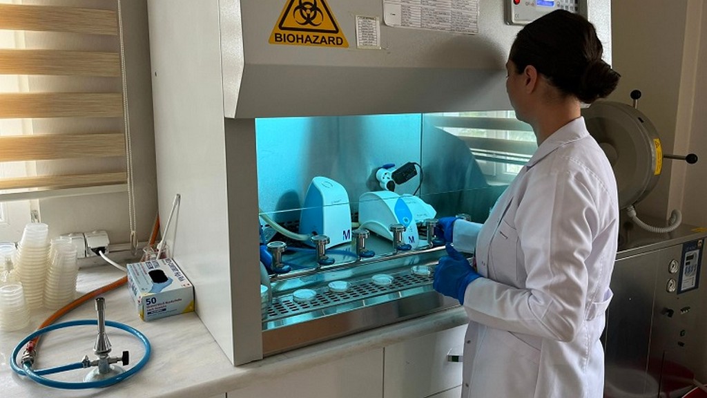 DIN 11885 Qualità dell'acqua - Determinazione di elementi selezionati mediante spettrometria di emissione ottica al plasma accoppiato induttivamente (ICP-OES)