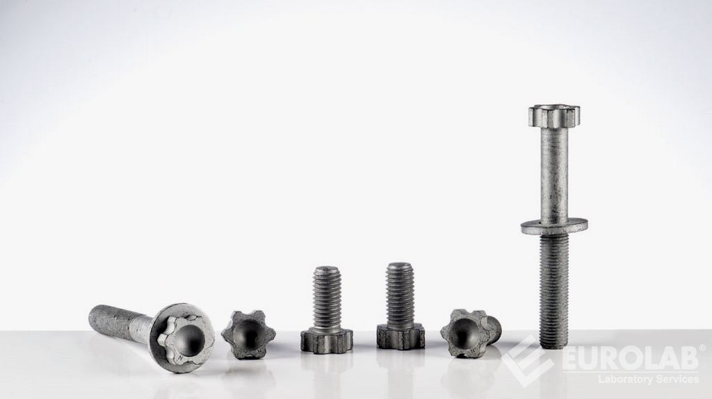 Bulloni per trasporto con testa a fungo DIN 603 a testa quadrata - ISO 8678 Bulloni a testa tonda con testa a tazza e collo corto a testa tonda, Classe di prodotto B