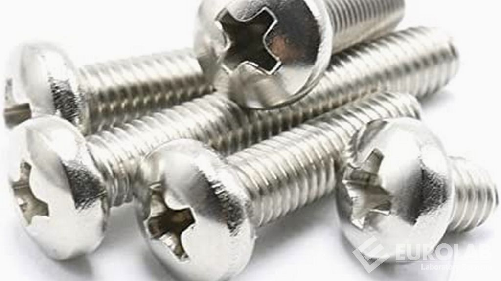 Viti a testa bombata con intaglio a spalla DIN 923 Viti a testa bombata con intaglio a spalla DIN 923