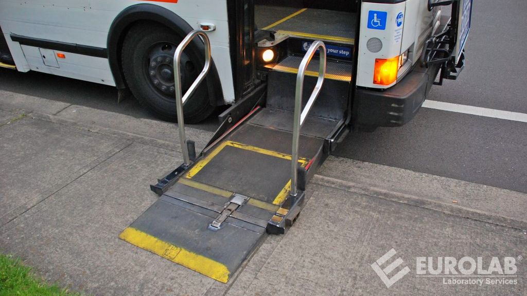 EN 12182 Prodotti ausiliari per persone con disabilità - Requisiti generali e metodi di prova EN 12182 Prodotti ausiliari per persone con disabilità - Requisiti generali e metodi di prova