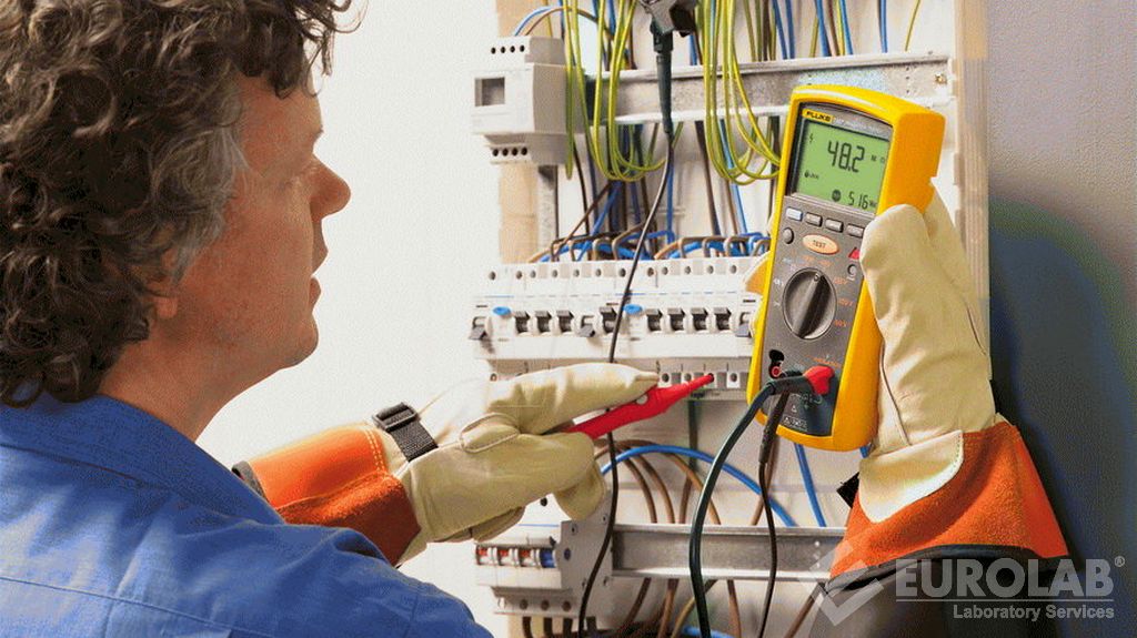 EN 61111 Lavoro sotto tensione - Rivestimento isolante elettrico EN 61111 Lavoro sotto tensione - Rivestimento isolante elettrico