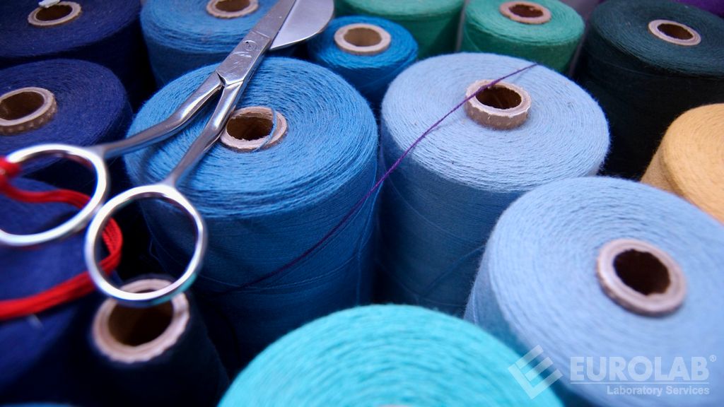 EN ISO 13935-1 Textiles - Propriétés de traction des coutures des tissus et des textiles confectionnés - Partie 1 : Détermination de la force maximale contre la rupture des coutures à l'aide de la méthode de la bande