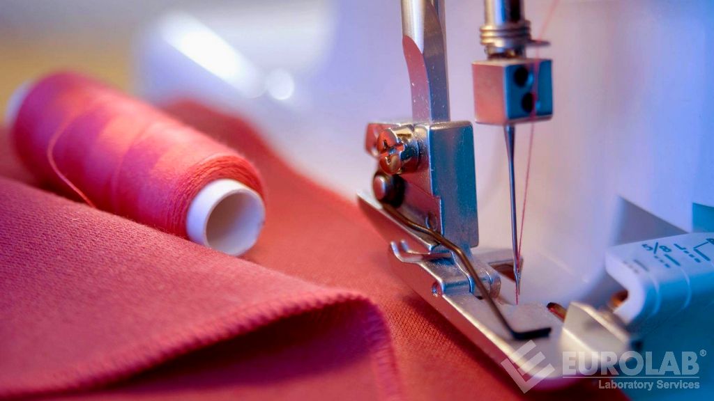 EN ISO 13935-2 Textiles - Propriétés de traction des coutures des tissus et des textiles confectionnés - Partie 2 : Détermination de la force maximale contre la rupture des coutures à l'aide de la méthode de préhension