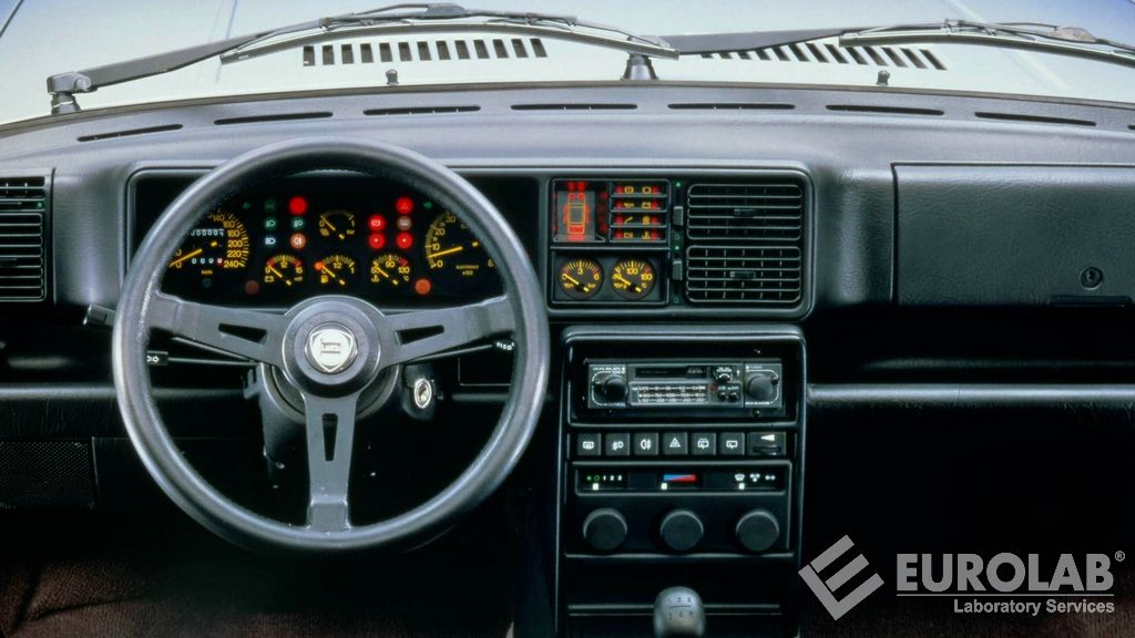 Fiat-Lancia 7-M8601 Tapis textiles et housses de panneau conducteur en matériau isolant composite robuste - Test de résistance à la traction