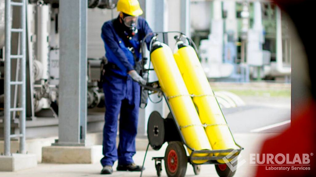 IEC 60079-18 Atmosfere esplosive - Parte 18: Protezione delle apparecchiature con incapsulamento "M" IEC 60079-18 Atmosfere esplosive - Parte 18: Protezione delle apparecchiature con incapsulamento "M"