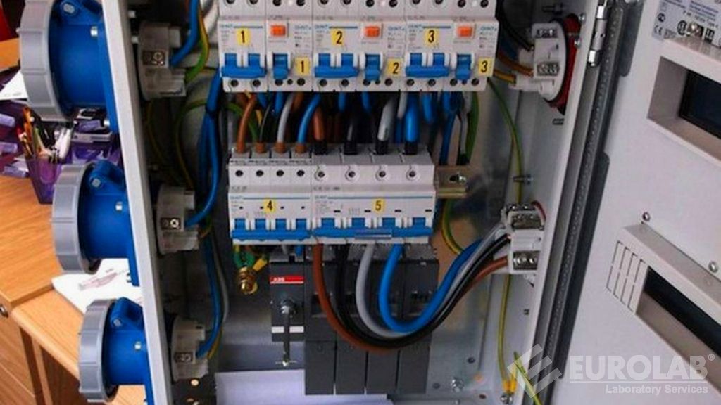 Accessoires électriques IEC 60898 - Disjoncteurs pour la protection contre les surintensités pour les installations domestiques et similaires