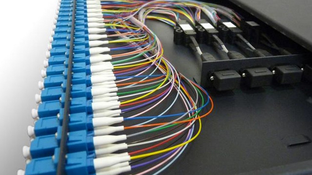 Karakterizaĵoj de ITU-T G.657 Fleksa Perdo Sensentema Unureĝima Optika Fibro kaj Kablo Karakterizaĵoj de ITU-T G.657 Fleksa Perdo Sensentema Unureĝima Optika Fibro kaj Kablo