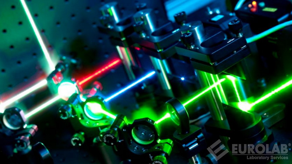 Standard di sicurezza laser e test delle caratteristiche