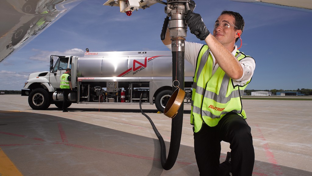 Specifiche dettagliate MIL-B-83054B: materiale dello scomparto e di attuazione, serbatoio del carburante dell'aereo