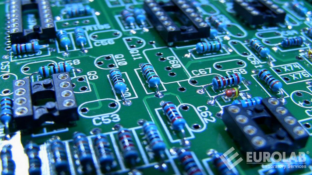 Spécification militaire MIL-I-46058C : composé isolant, électrique (pour le revêtement de l'assemblage de circuits imprimés)