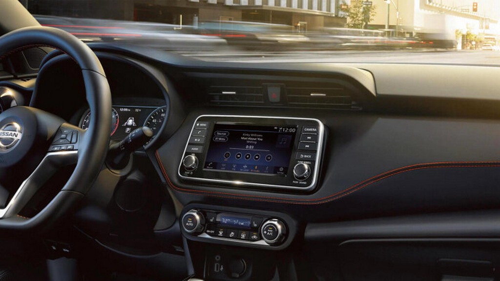 Nissan NES M0086 Otomotiv Plastik Köpük