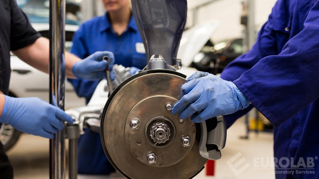 Essais d'équipement d'entretien automobile