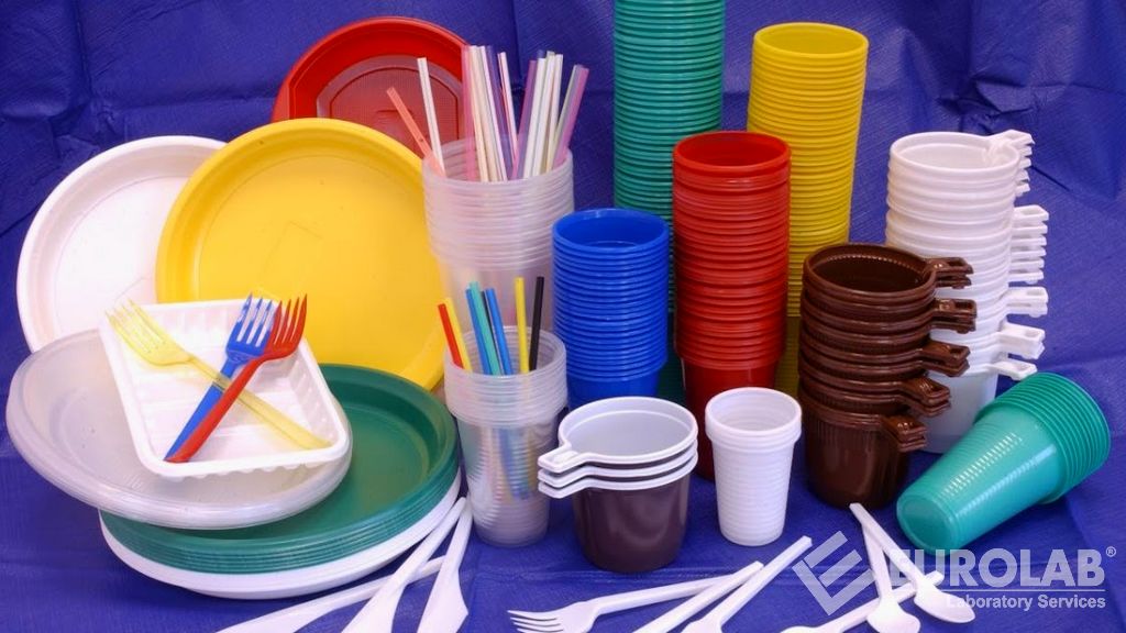 SI 5113 Matières plastiques et produits en plastique en contact avec les aliments et les boissons