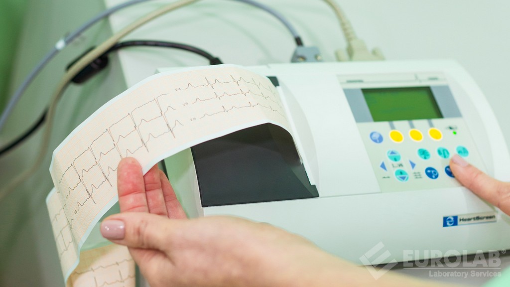 TS EN 60601-2-25 Équipement médical électrique - Partie 2-25: Caractéristiques spécifiques pour la sécurité de base et les performances requises des électrocardiographes